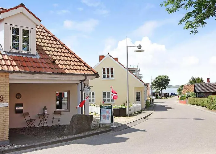 Pet Friendly In With Wifi Løgstrup